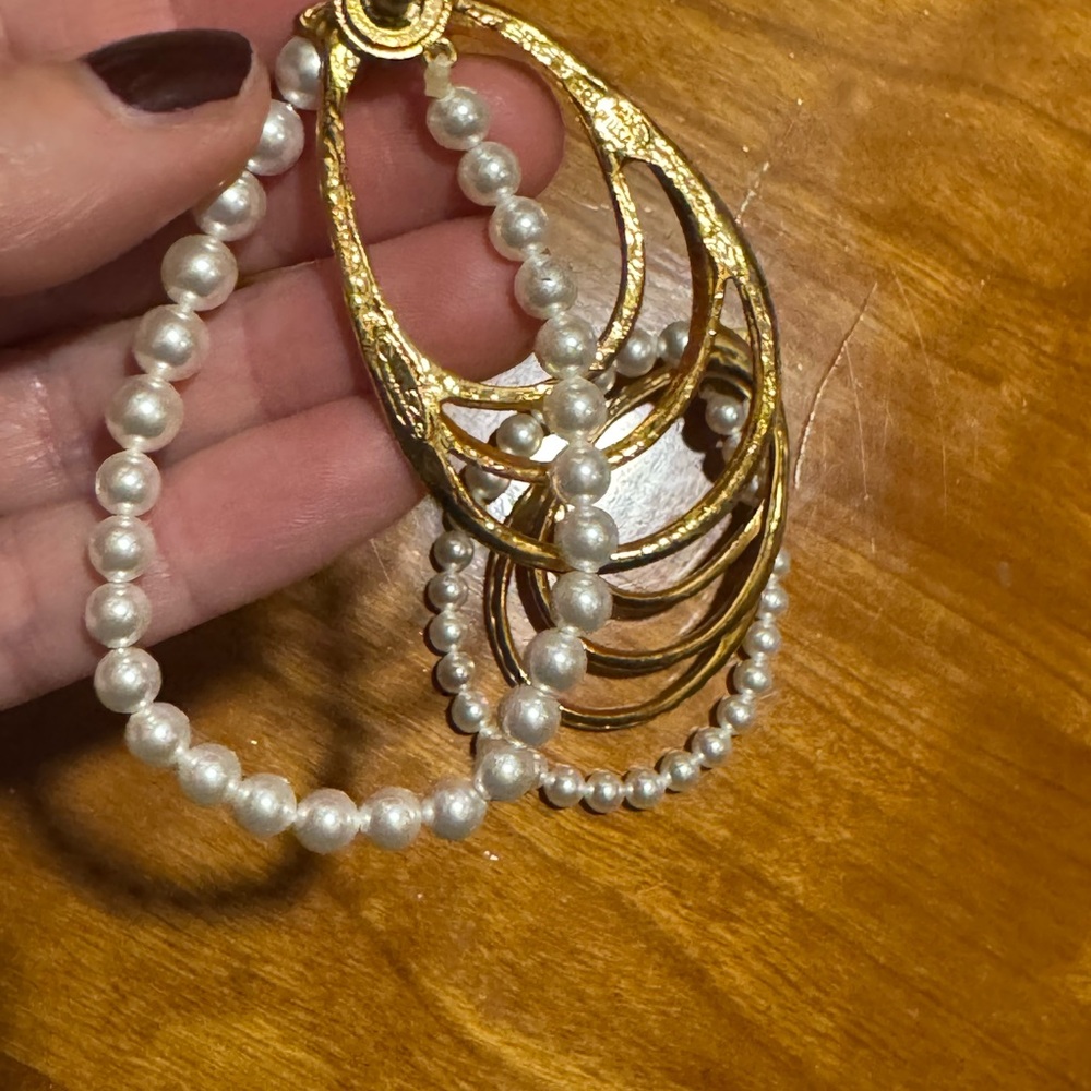 Vintage Napier gold and pearl hoop earrings - Picture 5 of 6